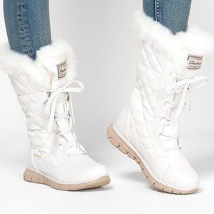 Comphy White Sketchers Snow Boots with Fur Top